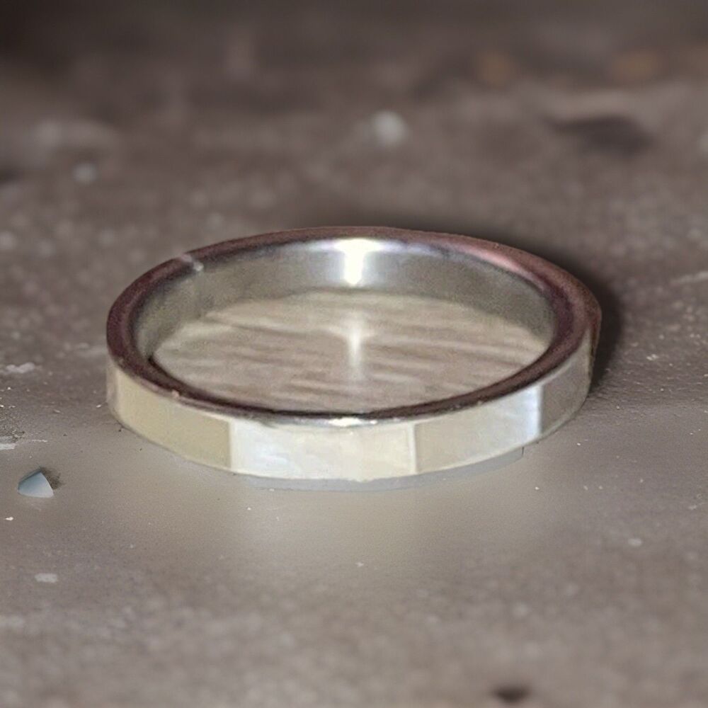 Silver color band 3mm unisex size 6 ring